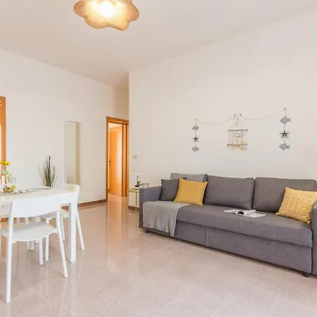 Апартаменты Gaia 24 *